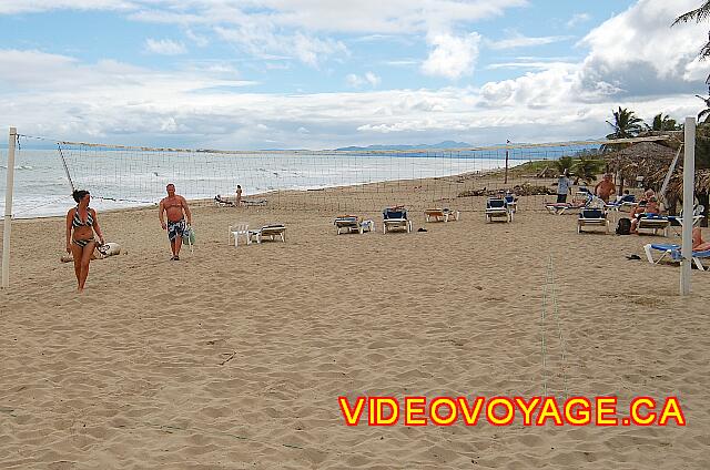 Republique Dominicaine Cabarete Paraiso del Sol Le filet de volleyball sur la plage.