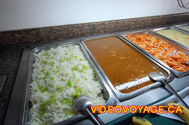 Republique Dominicaine Cabarete Paraiso del Sol Other hot items including rice and carrots.