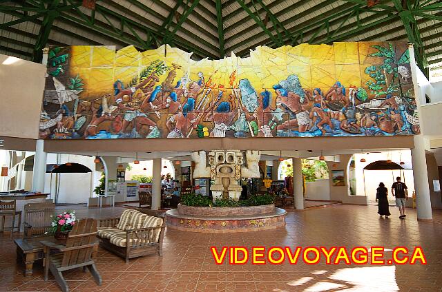 Republique Dominicaine Cabarete Paraiso del Sol Une peinture au mur que l'on remarque en entrant dans le Lobby.