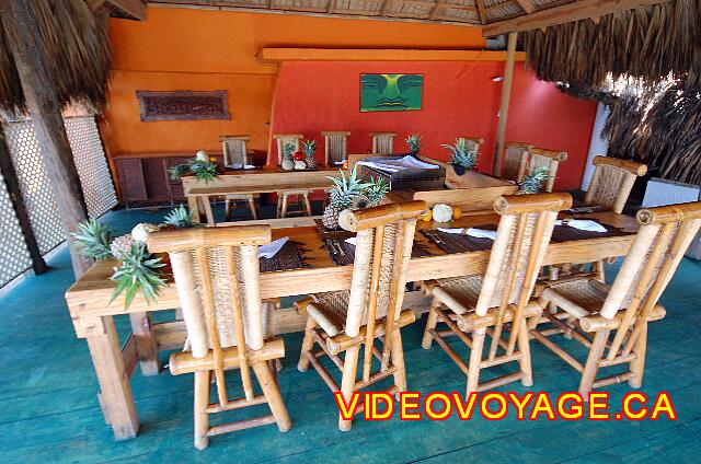 Republique Dominicaine Cabarete Celuisma Cabarete Un restaurant de mets asiatique avec une table de style teppanyaki 