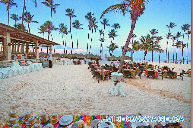 République Dominicaine Punta Cana Paradisus Palma Real Una vez por semana, el buffet se ofrece en la playa.