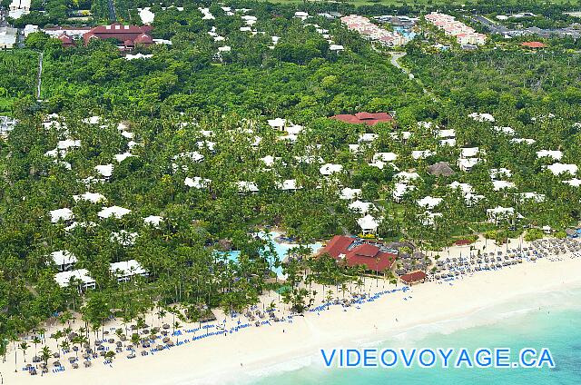 République Dominicaine Punta Cana Bávaro Princess All Suites Resort An aerial view of Bavaro Princess Hotel located on the beach Arenas Gorda. A fairly large hotel, abundant vegetation, a beautiful beach, popular with customers ...