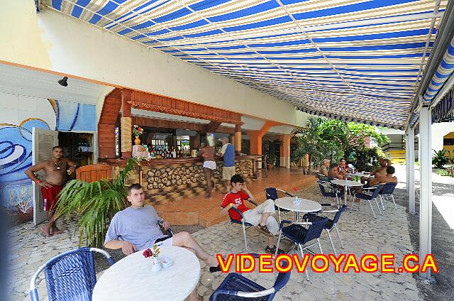 Cuba Varadero Hotel Club Tropical La terrasse du Lobby bar le jour.
