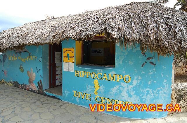 Republique Dominicaine Cabarete Paraiso del Sol Le centre de plongé et quelques activités nautiques disponibles.