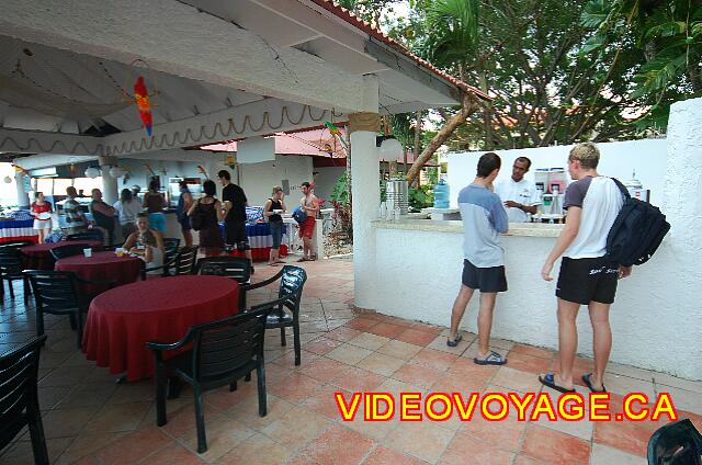 Republique Dominicaine Puerto Plata Celuisma Playa Dorada El bar de la playa está abierta día Club Playa.