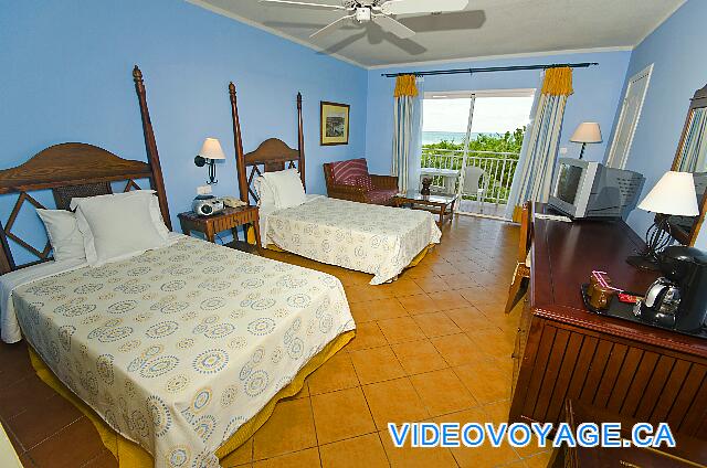 Cuba Cayo Santa Maria Husa Cayo Santa Maria The standard room is quite large with two beds 3/4.