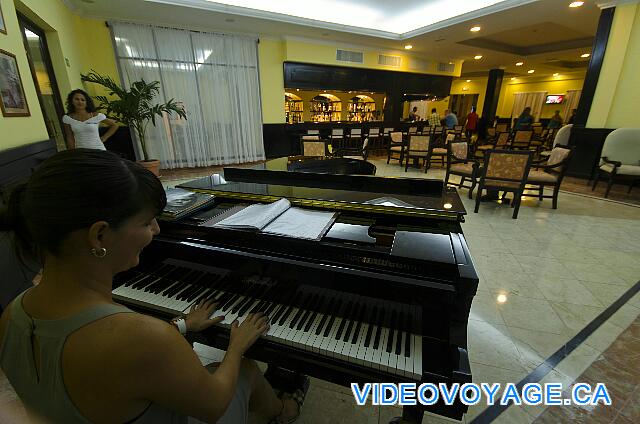 Cuba Cayo Santa Maria Iberostar Ensenachos Un piano bar le soir